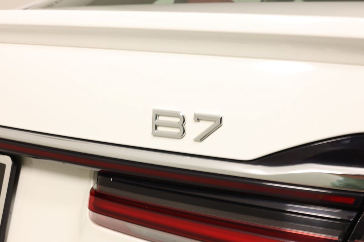 Used 2022 BMW ALPINA B7 xDrive AWD/4WD image 16