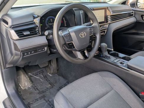 Used 2025 Toyota Camry LE image 14
