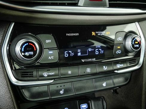 Used 2019 Hyundai Santa Fe SEL FWD image 16