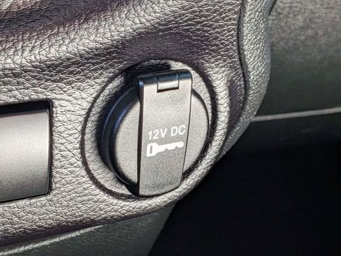 Used 2015 Jeep Wrangler Unlimited Sahara w/ Connectivity Group AWD/4WD image 21