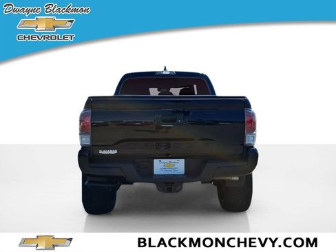 Used 2023 Toyota Tacoma TRD Sport AWD/4WD image 4