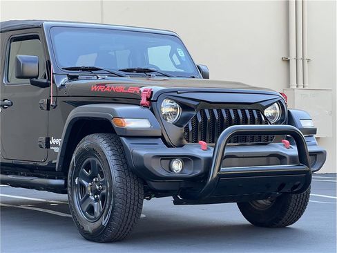 Used 2018 Jeep Wrangler Unlimited Sport image 45