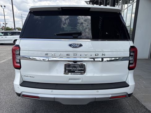 Used 2024 Ford Expedition Limited RWD image 3