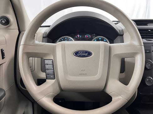 Used 2011 Ford Escape XLS FWD image 18
