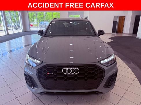 Used 2021 Audi SQ5 Prestige w/ Prestige Package image 2