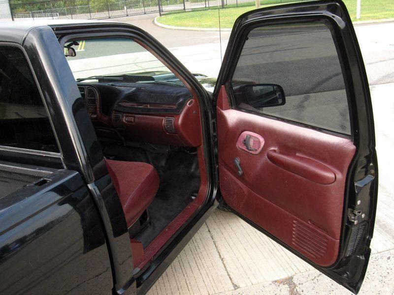 Used 1995 Chevrolet Silverado 1500 2WD Regular Cab image 24