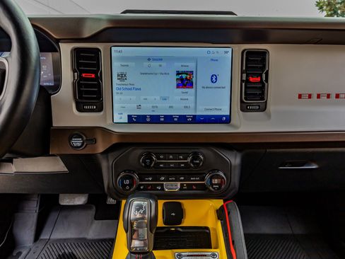 Used 2024 Ford Bronco Heritage Edition image 24