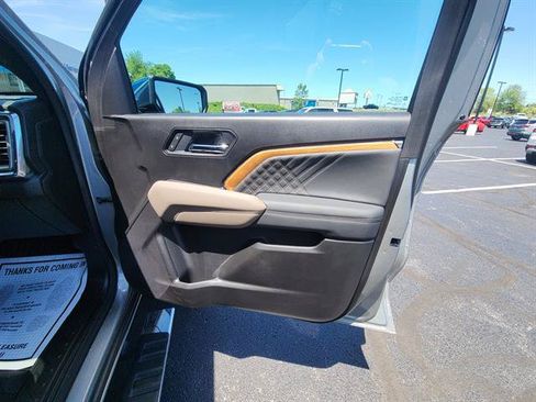 Used 2025 GMC Canyon Denali AWD/4WD image 11