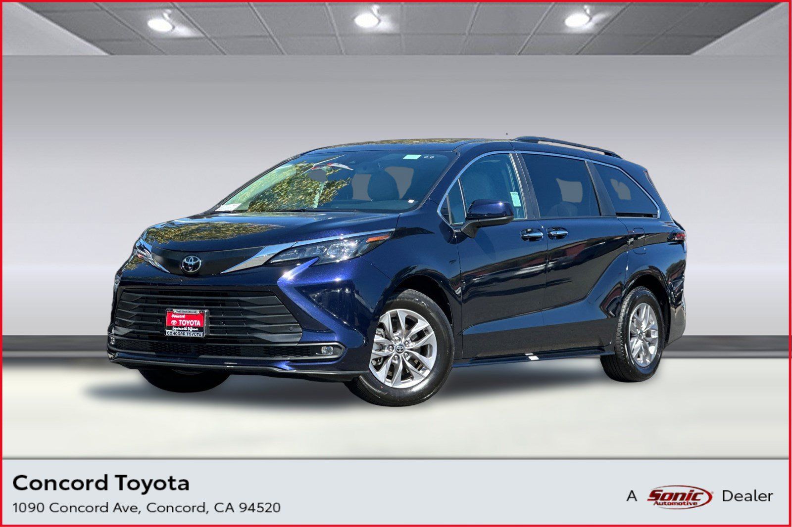 Used 2026 Toyota Sienna XLE FWD image 1