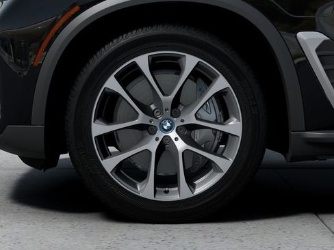 Used 2025 BMW X5 xDrive50e w/ Premium Package image 34