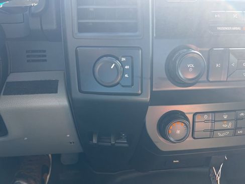 Used 2019 Ford F150 XL w/ Equipment Group 101A Mid AWD/4WD image 14