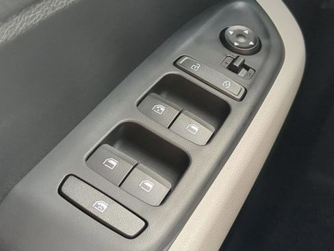 New 2026 Hyundai Venue SEL FWD image 24