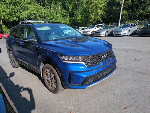 Used 2022 Kia Sorento S w/ Panoramic Sunroof Package FWD image 1