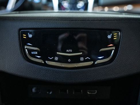 Used 2020 Cadillac Escalade Luxury image 33