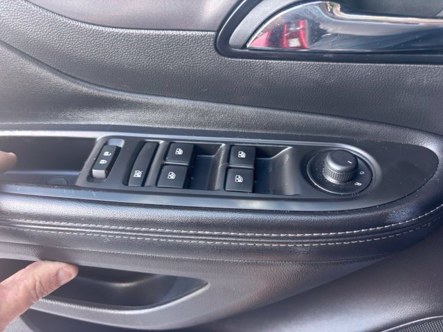 Used 2019 Buick Encore Essence FWD image 28