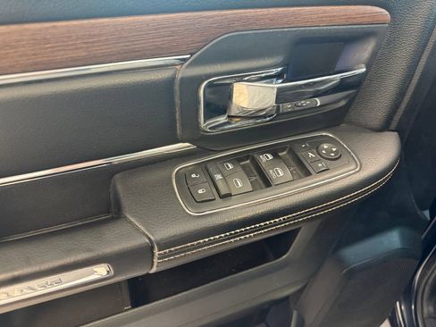Used 2015 RAM 1500 Laramie w/ Convenience Group AWD/4WD image 11
