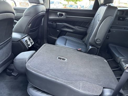 Used 2022 Kia Sorento SX AWD/4WD image 25