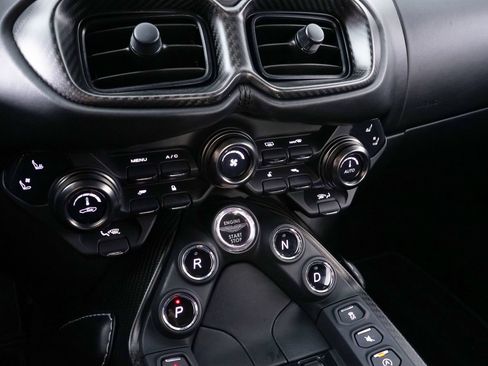 Used 2019 Aston Martin V8 Vantage Base image 27