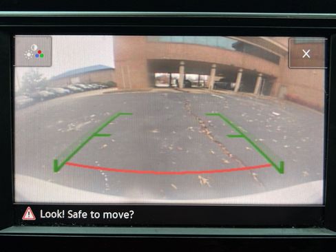 Used 2019 Volkswagen Golf S image 27