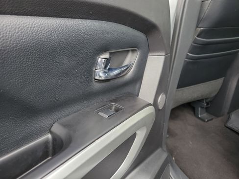 Used 2017 Nissan Titan SL image 13