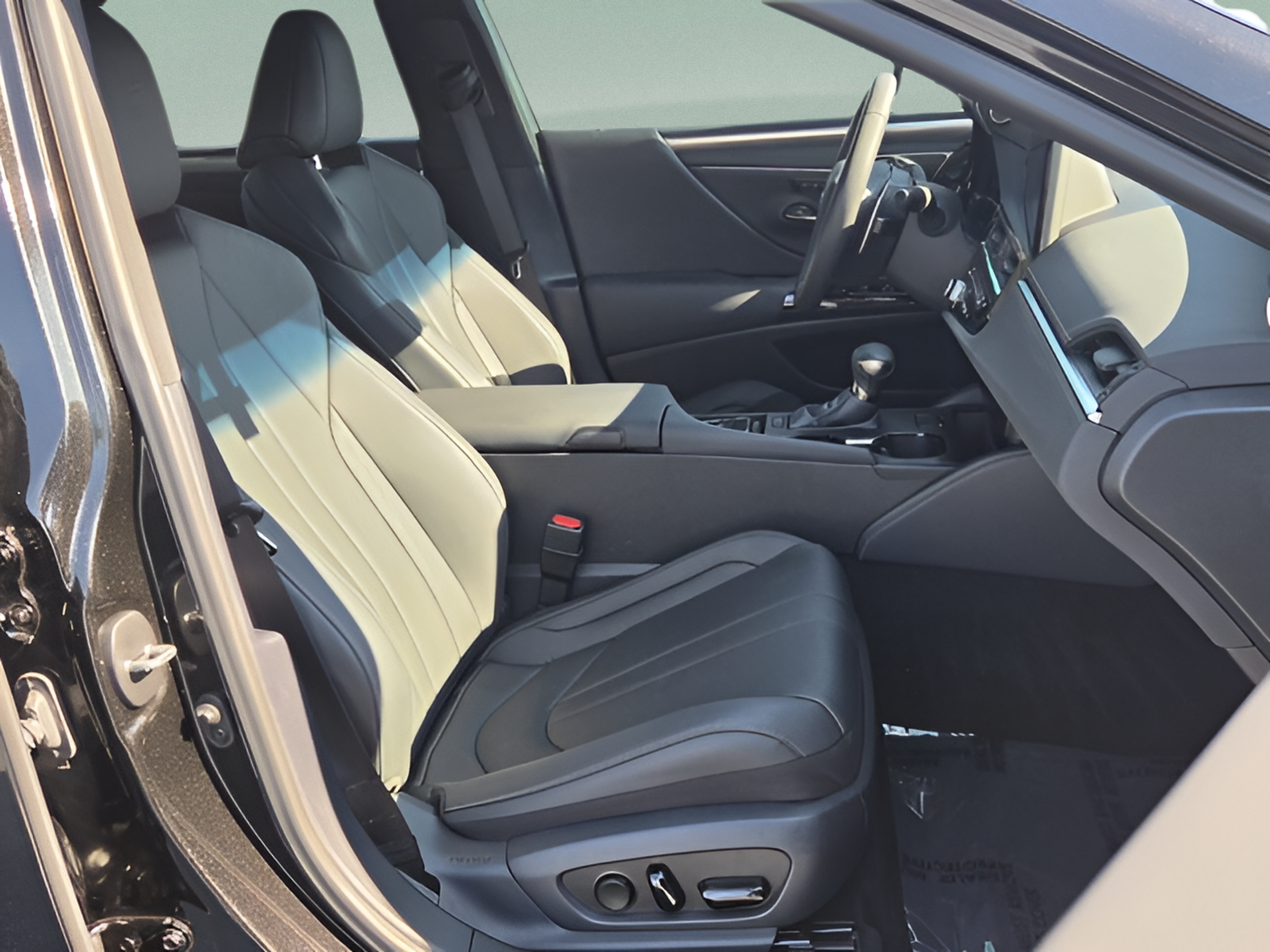 Certified 2024 Lexus ES 350 F Sport w/ Accessory Package (Z2) FWD image 20