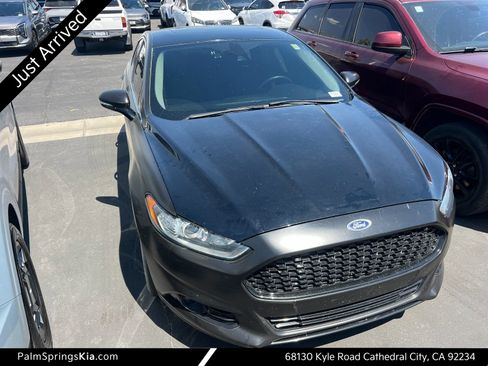 Used 2016 Ford Fusion Titanium FWD image 1