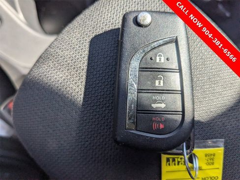 Used 2025 Toyota Corolla LE image 30