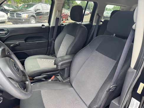 Used 2014 Jeep Patriot Sport FWD image 11