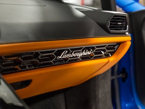 Used 2023 Lamborghini Huracan Tecnica image 28