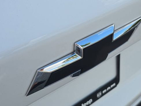 Used 2024 Chevrolet Trax RS w/ Sunroof Package image 8