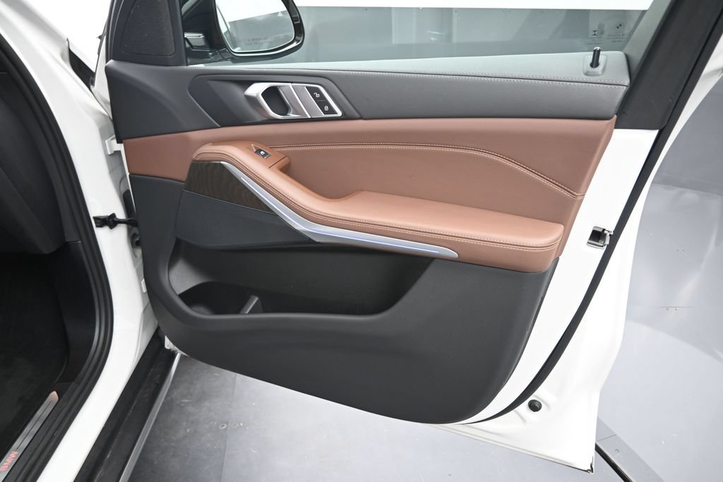 Used 2022 BMW X5 sDrive40i w/ Premium Package RWD image 19