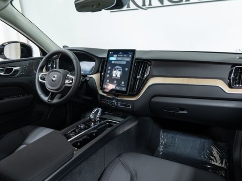 New 2026 Volvo XC60 B5 Plus w/ Climate Package image 14