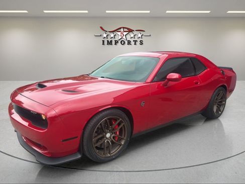 Used 2015 Dodge Challenger SRT Hellcat RWD image 1