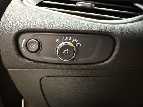 Used 2025 Chevrolet Malibu LT FWD image 13
