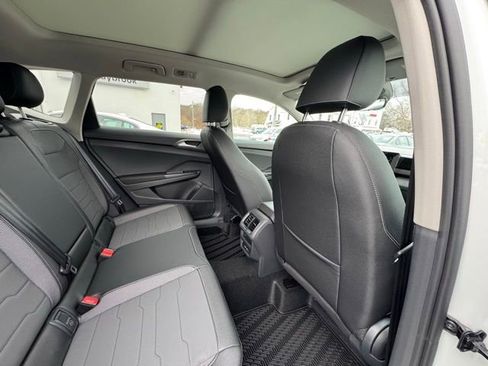New 2026 Volkswagen Taos SE AWD/4WD image 21