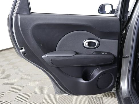 Used 2018 Kia Soul image 19