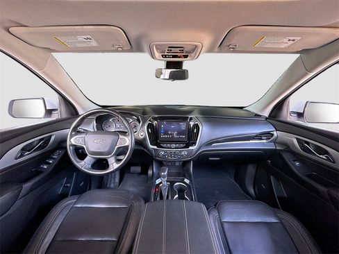 Used 2021 Chevrolet Traverse RS image 17