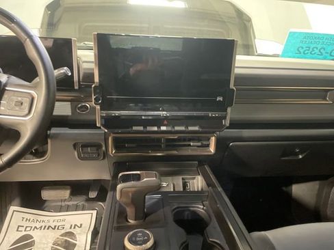 Used 2025 GMC Hummer EV 2X w/ LPO, Illumination Package image 23