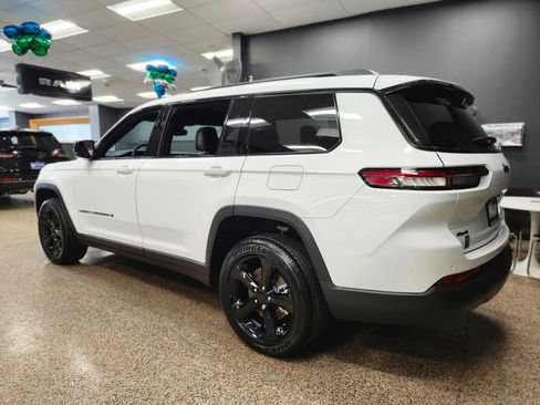 New 2025 Jeep Grand Cherokee L Altitude image 3