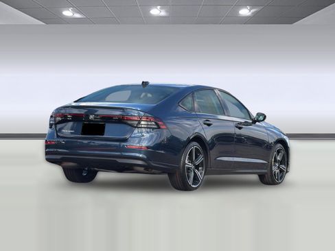 Used 2026 Honda Accord SE image 8