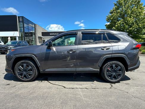 Used 2019 Toyota RAV4 LE w/ All Weather Liner Package AWD/4WD image 10