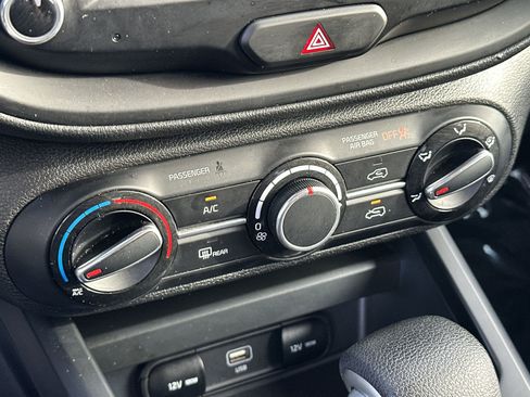 Certified 2023 Kia Soul LX w/ LX Technology Package FWD image 16