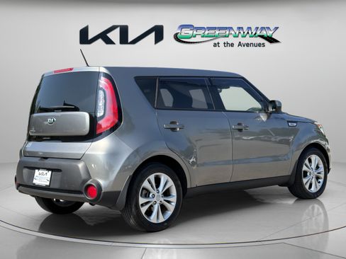Used 2015 Kia Soul + FWD image 6