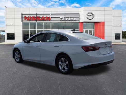 Used 2024 Chevrolet Malibu LS FWD image 5