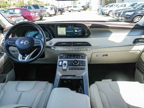 Used 2020 Hyundai Palisade Limited FWD image 12