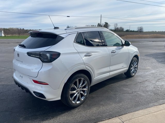 Used 2025 Buick Encore GX Avenir w/ Avenir Technology Package AWD/4WD image 4