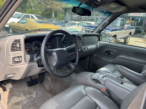 Used 1999 Chevrolet Suburban 2500 w/ Preferred Equipment Group 3 AWD/4WD image 8