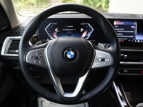 Used 2026 BMW X7 xDrive40i AWD/4WD image 16