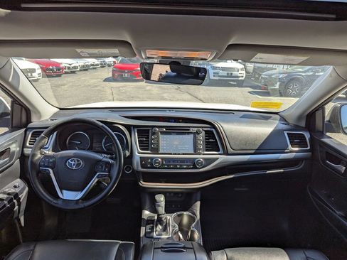Used 2018 Toyota Highlander XLE AWD/4WD image 42