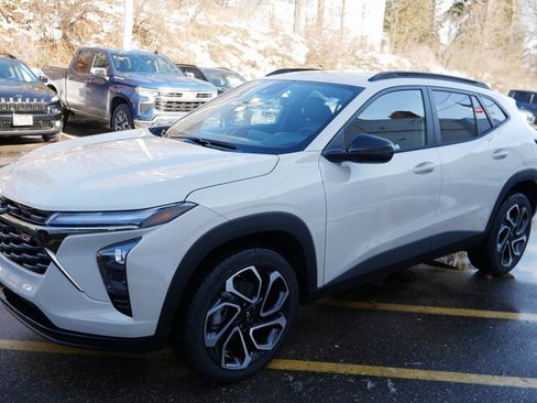 New 2026 Chevrolet Trax RS image 4